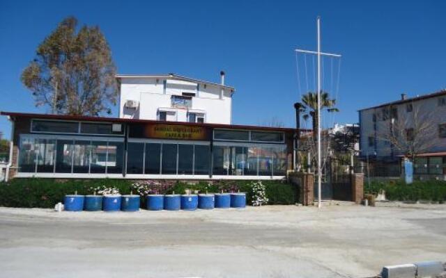 Bells Motel Турция, Урла - отзывы, цены и фото номеров - забронировать отель Bells Motel онлайн вид на фасад