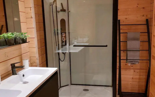 Villa in Forest With Private Sauna