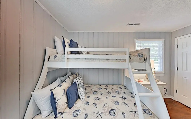 627pined 4 Bedroom Home