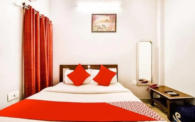 OYO Flagship 80513 Hotel Khushi