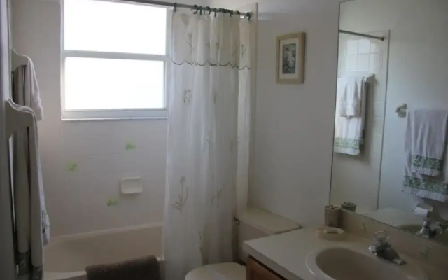 4BR Cresent Lakes Pool Home by FVM