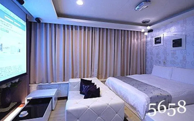 Sam's House