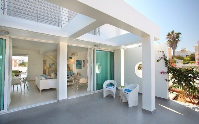 Отель Architects Villas вид на фасад