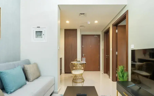Elegant 1BR Apt Near Down Town