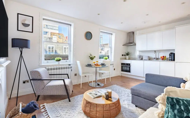 Fitzrovia Balcony Near Oxford Circus