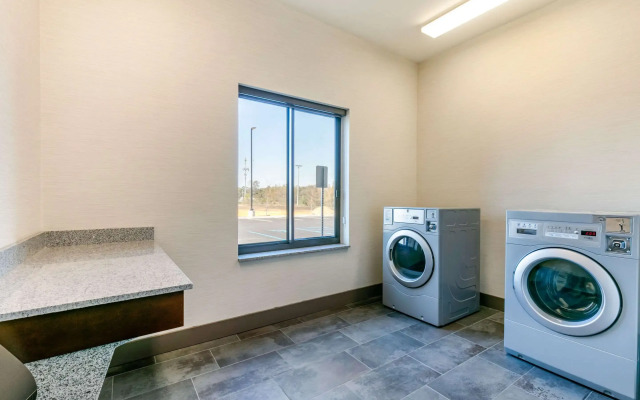 Comfort Suites North Tupelo