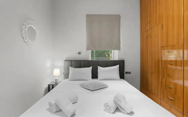 Superior Apartment - Overlooking Chania-with Pool