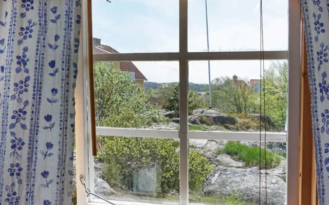 2 Person Holiday Home in Gullholmen