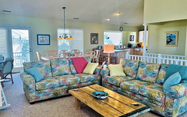 Le Tournesol 4 Bedroom Home by RedAwning