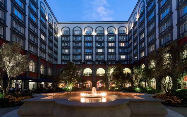 Four Seasons Hotel Mexico City вид на фасад