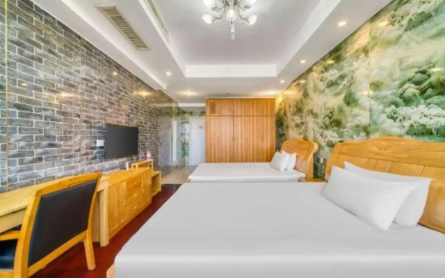 Huayi Hotel