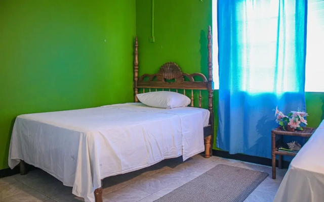 Aqua Verde- Burbon Beach Club