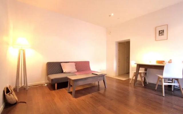Quiet Apartment of 38m2 Bright with Pretty Terrace