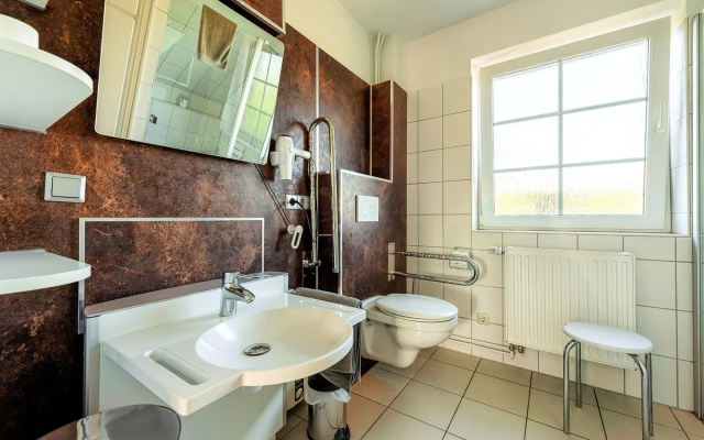 Apartment in Friedrichskoog-spitze With Parking Space