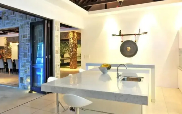 Modern Family Villa