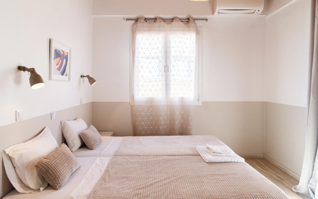 ELEONAS  bohotel and Annex Apartment