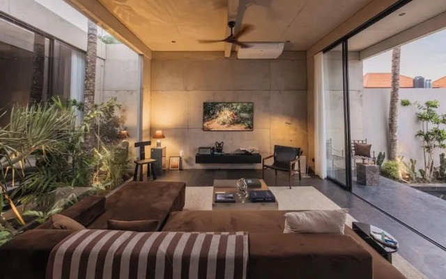 Villa Mor by Alfred in Bali