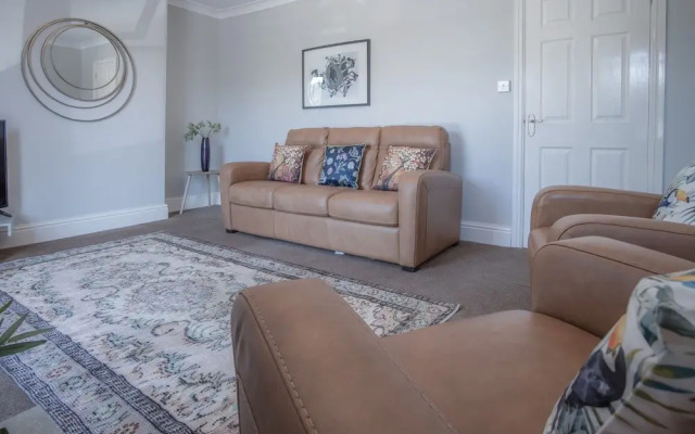 Langland Road - 2 Bedroom Town House