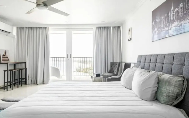 Stylish Suite With Ocean Views