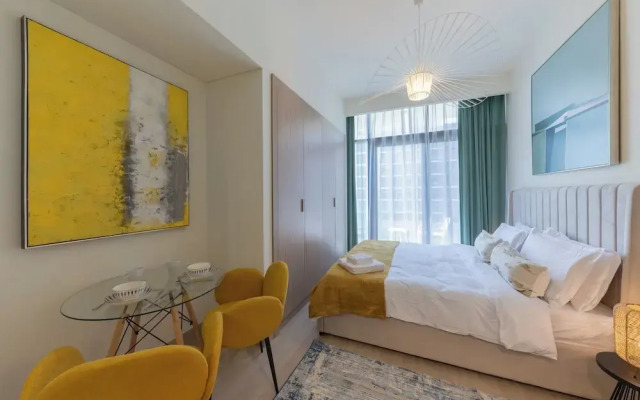 Bright and cozy studio in Azizi Riviera
