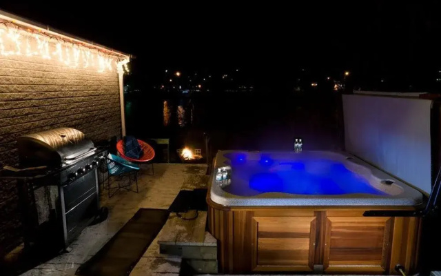Scott Chalet Spa sur Rivière