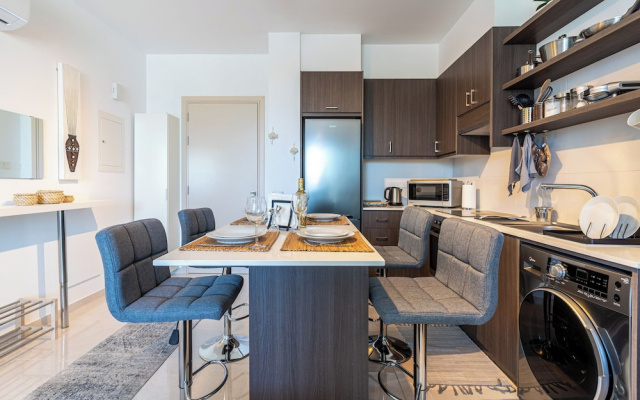Lemon Tree 1-BR Apt & Pool in Livadia