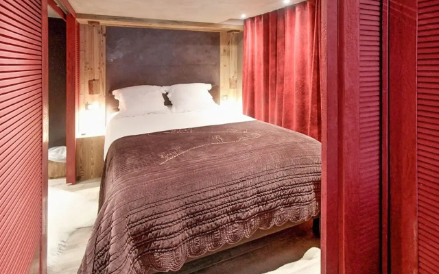 Cosy, 2-bedroom Chalet With Mountain Views Minutes From the Slopes!