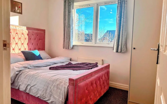 Contractor-friendly 2BR Gem Wi-fi & Free Parking