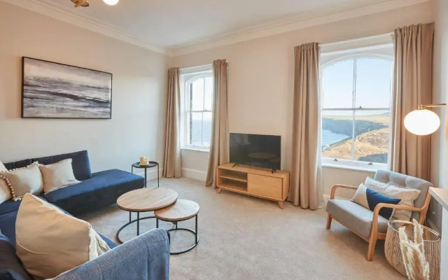 Host Stay Huntcliff View Apartment