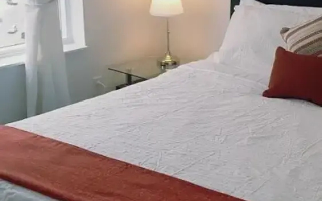 Royal Suites Mississauga