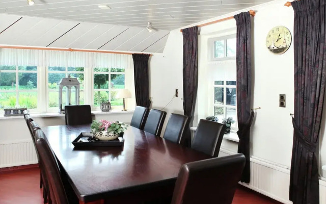 Modern Farmhouse Near Forest in Dalfsen