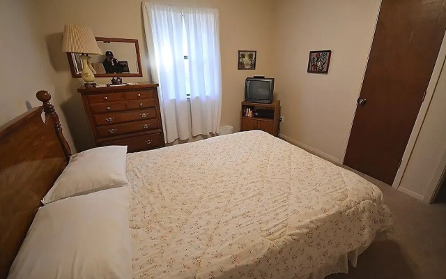Cliff Cabin - Three Bedroom Cabin