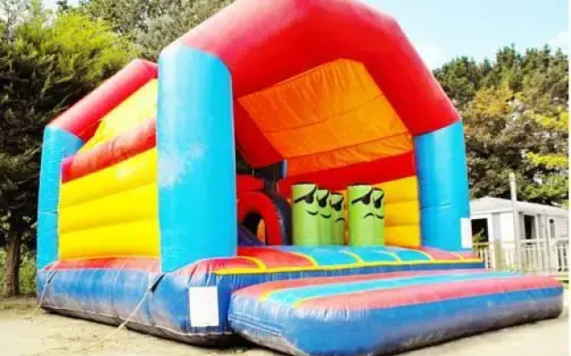 Camping Aux 2 Chênes