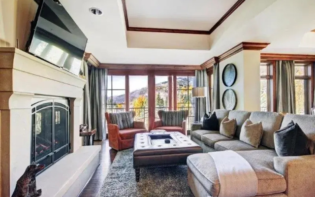 Vail Ritz Carlton 3Bed MtnView