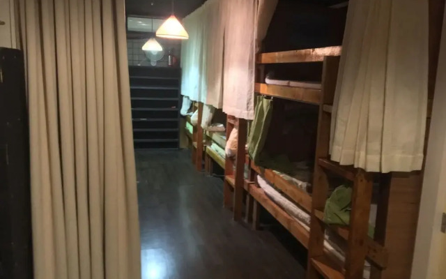 Zamamia International Guesthouse