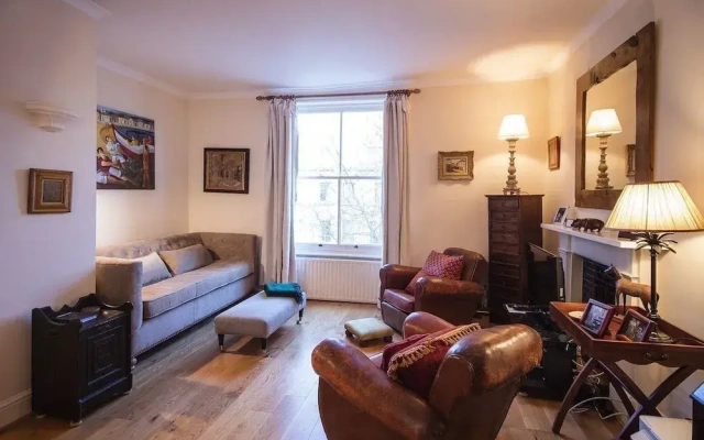 Kensington Beautiful Two Bed Apartment