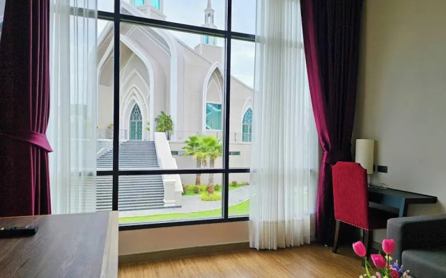 Grand Lord Hotel& Residence