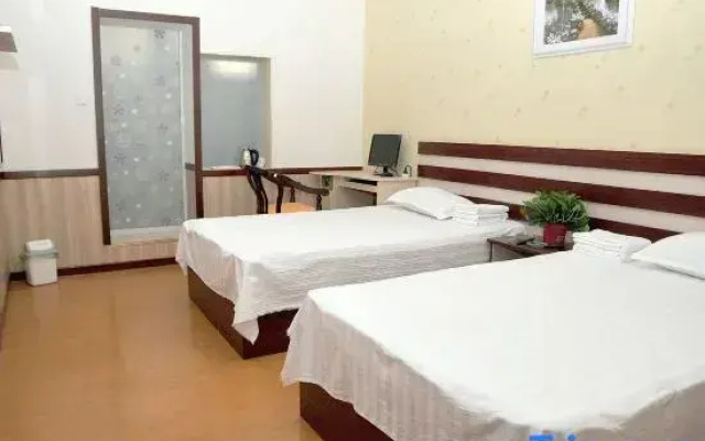 Huantai grand yue business hotel