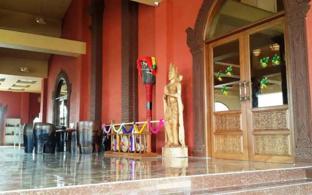 Gracious Bagan Hotel
