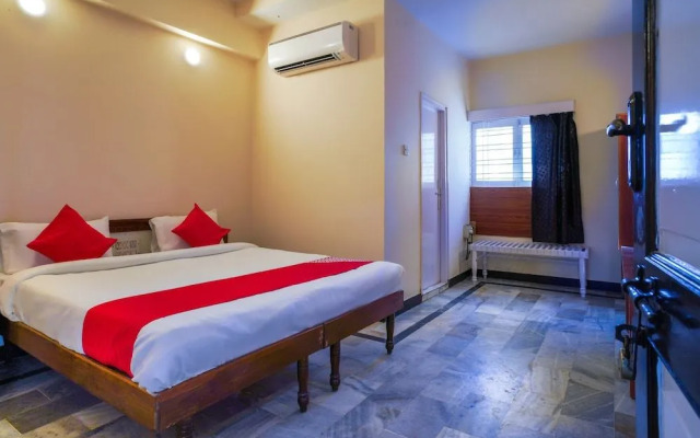 OYO 49253 Raja Residency