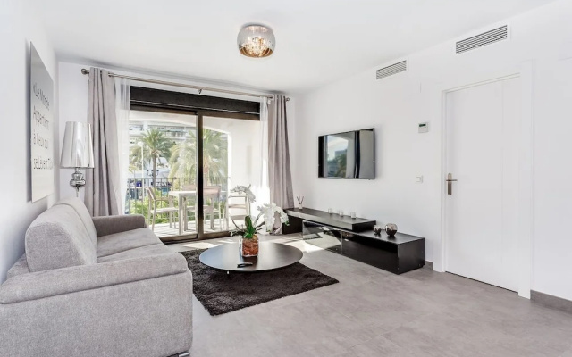 by RIVA - Beautiful 1 Bedroom Chic Apartment in Banus Gardens