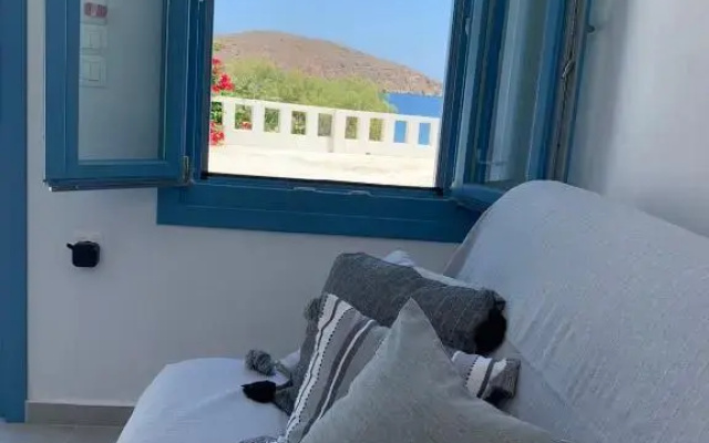 Studio on the beach, Leivadakia, Serifos