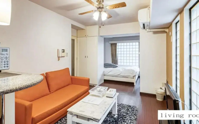 Aparthotel Status59 with Parking