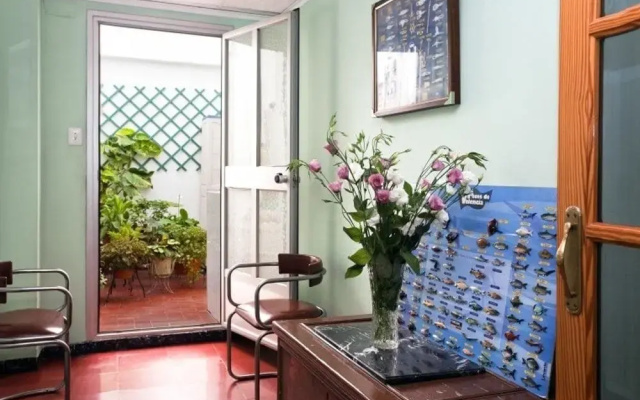 Hostal Tropical