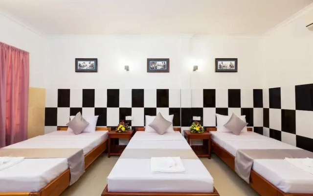 Botoum Hostel