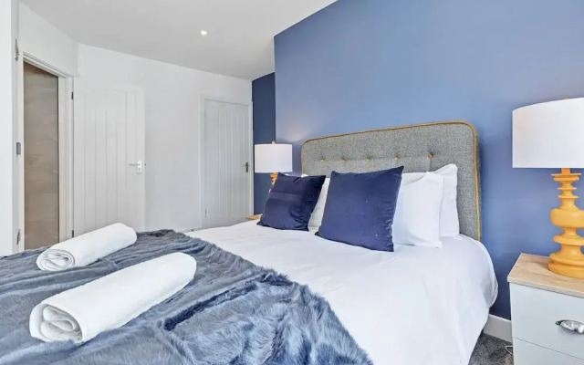Right On : Bright On Apartment 1F | By My Getaways