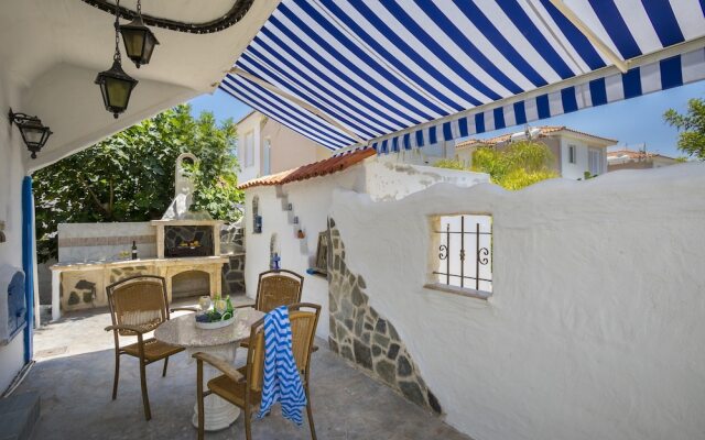 Отель Protaras Villa Delphini вид на фасад