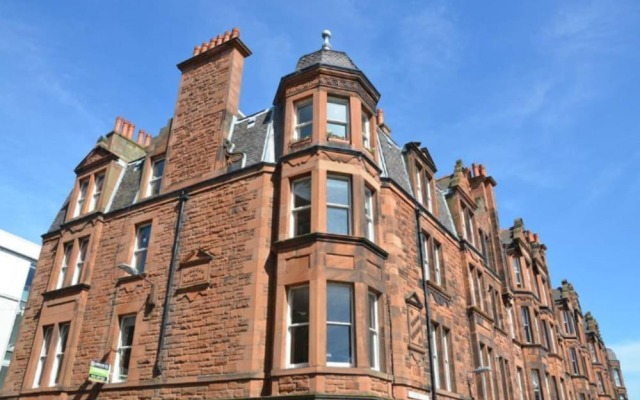 Отель Traditional 2 Bedroom Flat With Views of Portobello Beach Эдинбург вид на фасад