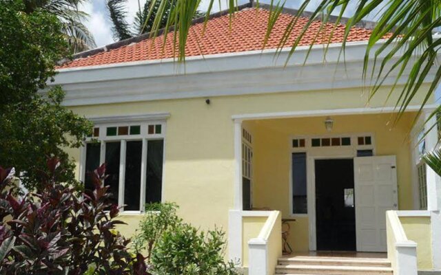 Lucille Residence C Bay in Willemstad, Curacao from 178$, photos, reviews - zenhotels.com hotel front