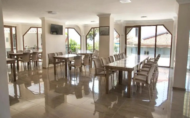 Yasemin Hotel